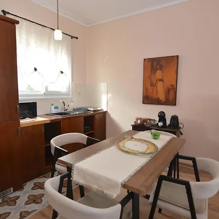 Apricot House بيت للعطل *