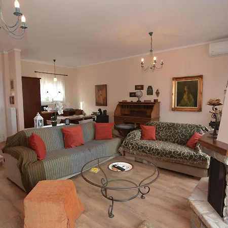 Apricot House Holiday home
